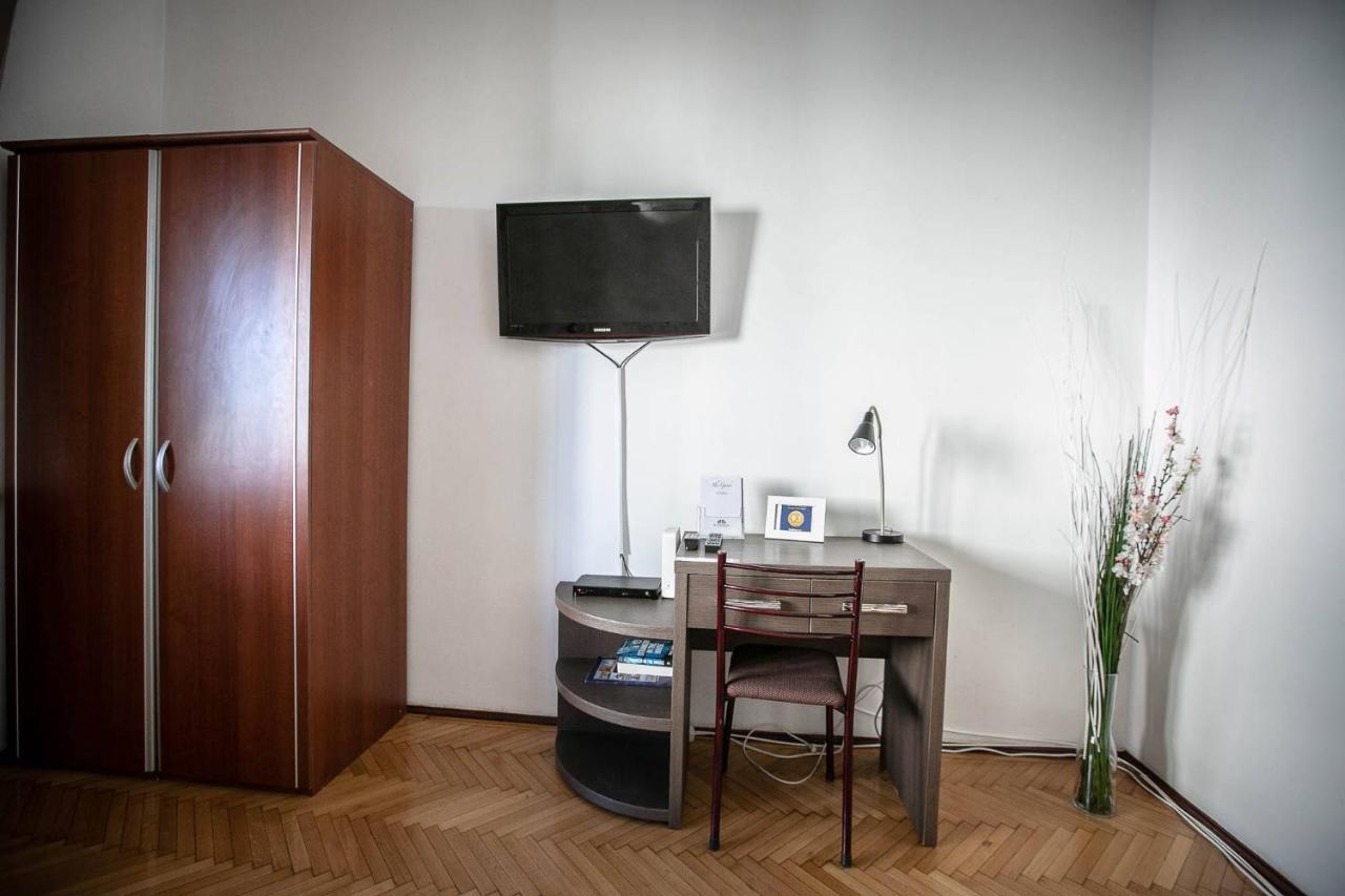 דירות בוקרשט Cismigiu Garden Studio מראה חיצוני תמונה